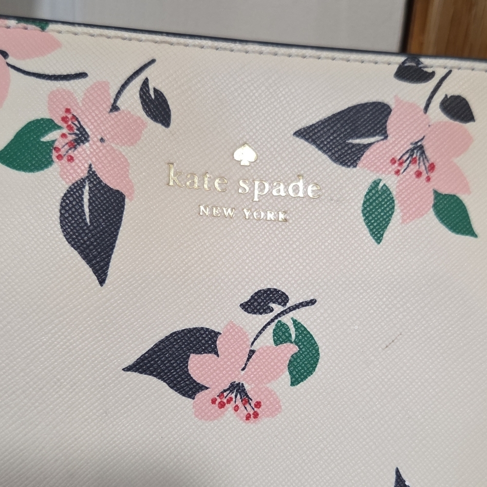 Kate Spade Cream Tote with Pink and Black Floral Design - Picture 2 of 14